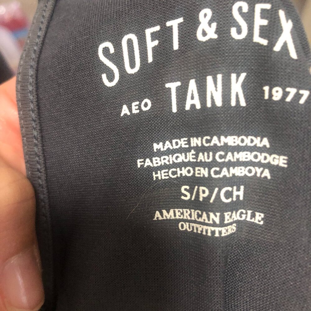 American Eagle V Neck Soft Tank Size Small - Picture 4 of 4